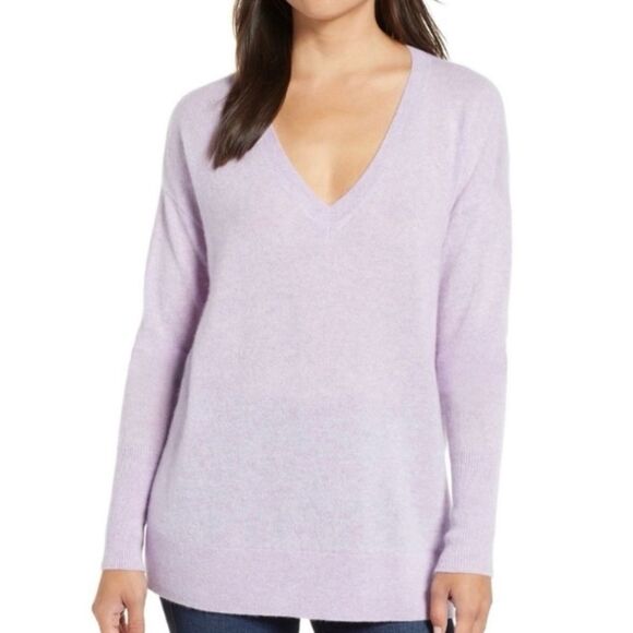 Halogen 100% Cashmere Lilac Relaxed fit V neck Sweater
Size Medium - Picture 1 of 12